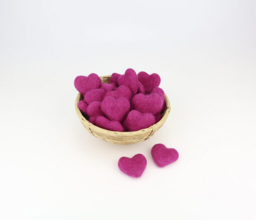 Herzen aus Filz Farbe fuchsia