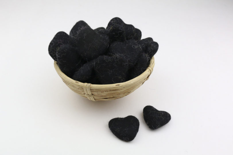 Herzen aus Filz Farbe schwarz