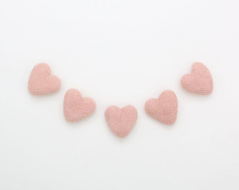 Herzen aus Filz Farbe zart-rosa