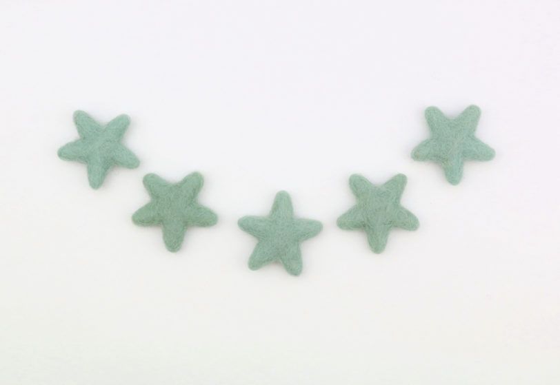 Sterne aus Filz Farbe aloe