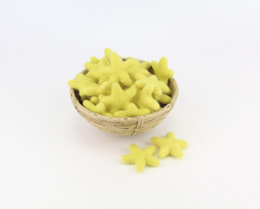 Sterne aus Filz Farbe zitronengelb