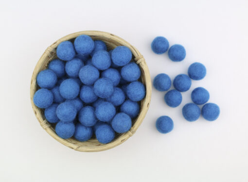 Filzkugeln Größe 2,5 cm Farbe kräftiges blau