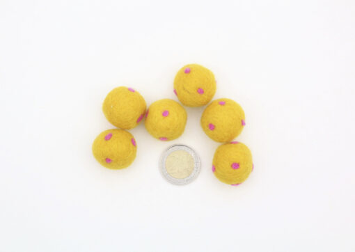 Filzkugeln Polka Dot sonnengelb pink
